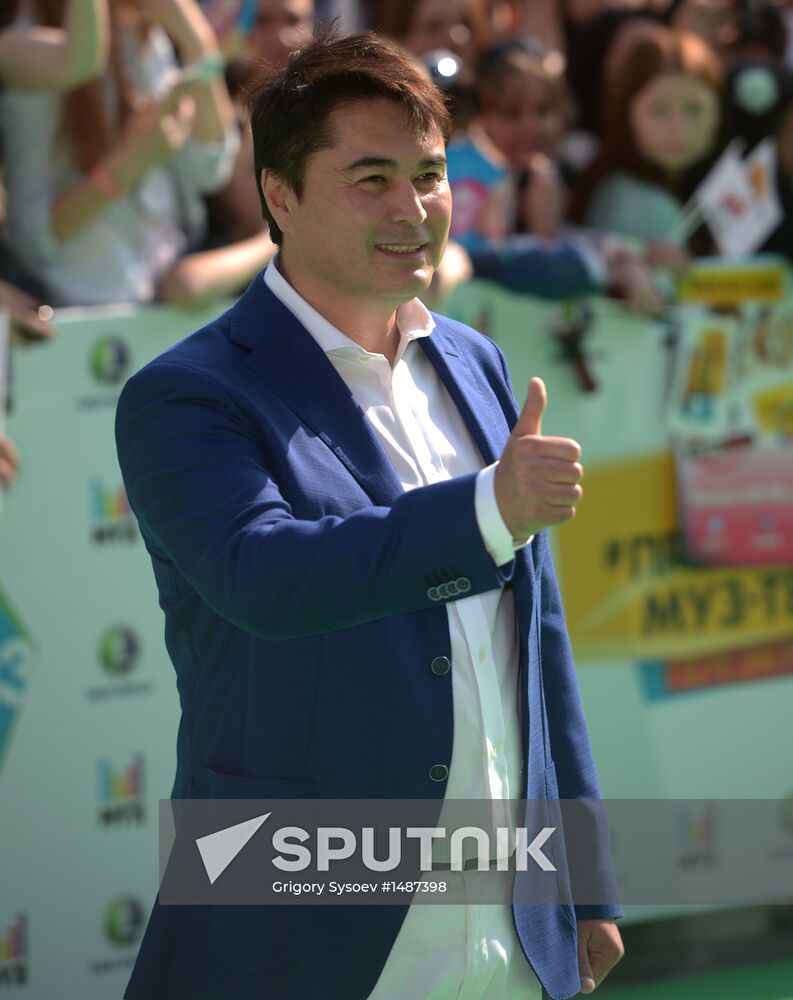 11th popular music awards Muz-TV 2013
