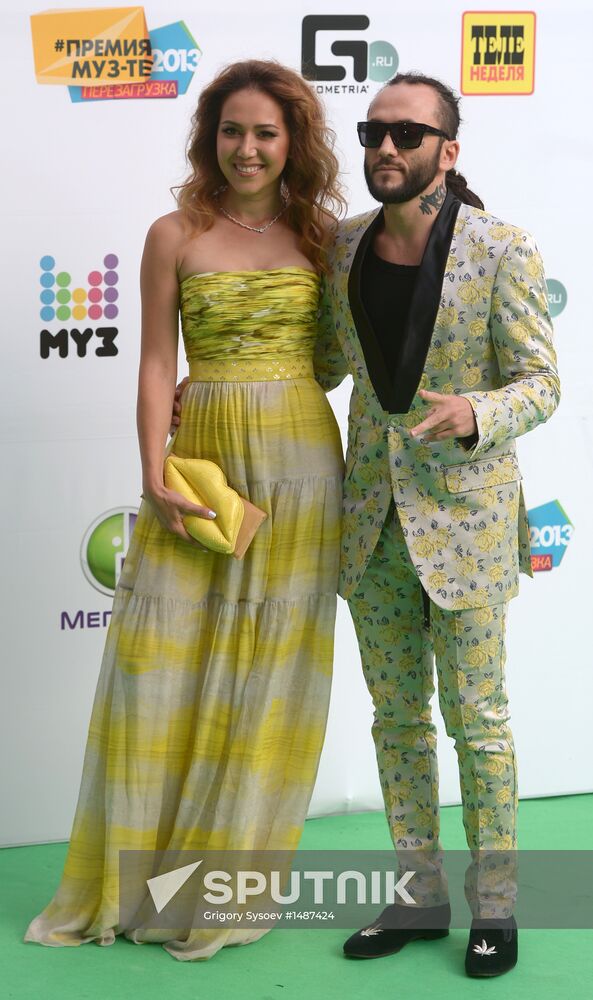 11th popular music awards Muz-TV 2013