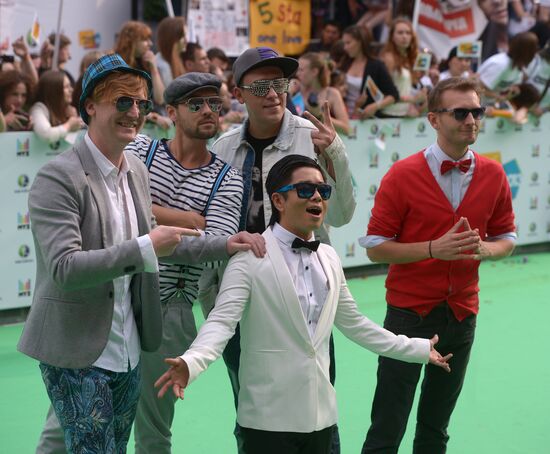 11th popular music awards Muz-TV 2013