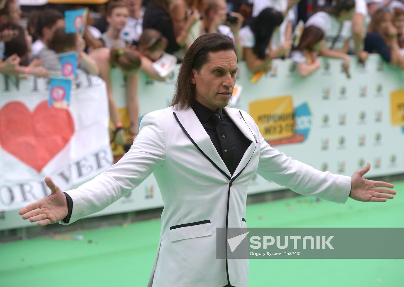 11th popular music awards Muz-TV 2013