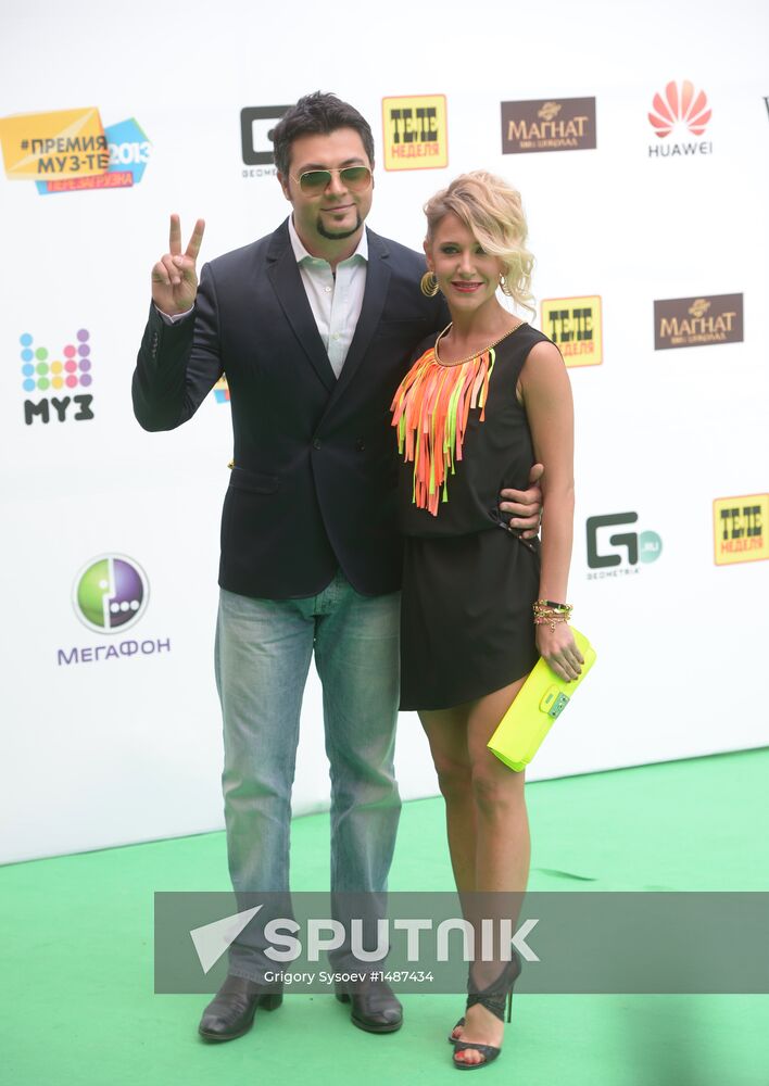 11th popular music awards Muz-TV 2013