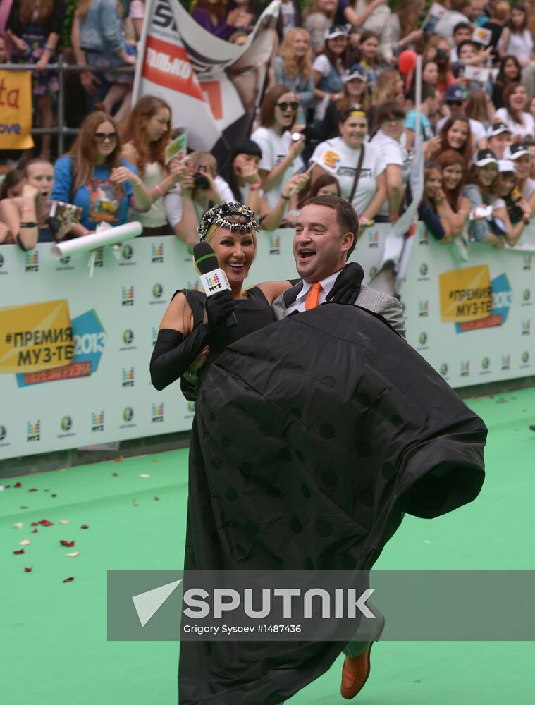 11th popular music awards Muz-TV 2013
