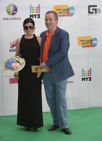 11th popular music awards Muz-TV 2013