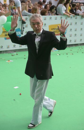 11th popular music awards Muz-TV 2013