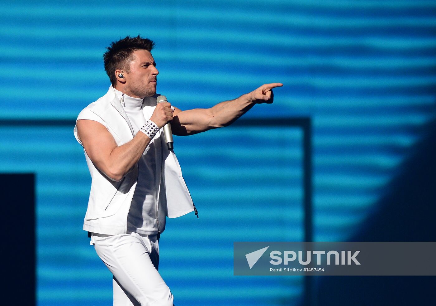 11th popular music awards Muz-TV 2013