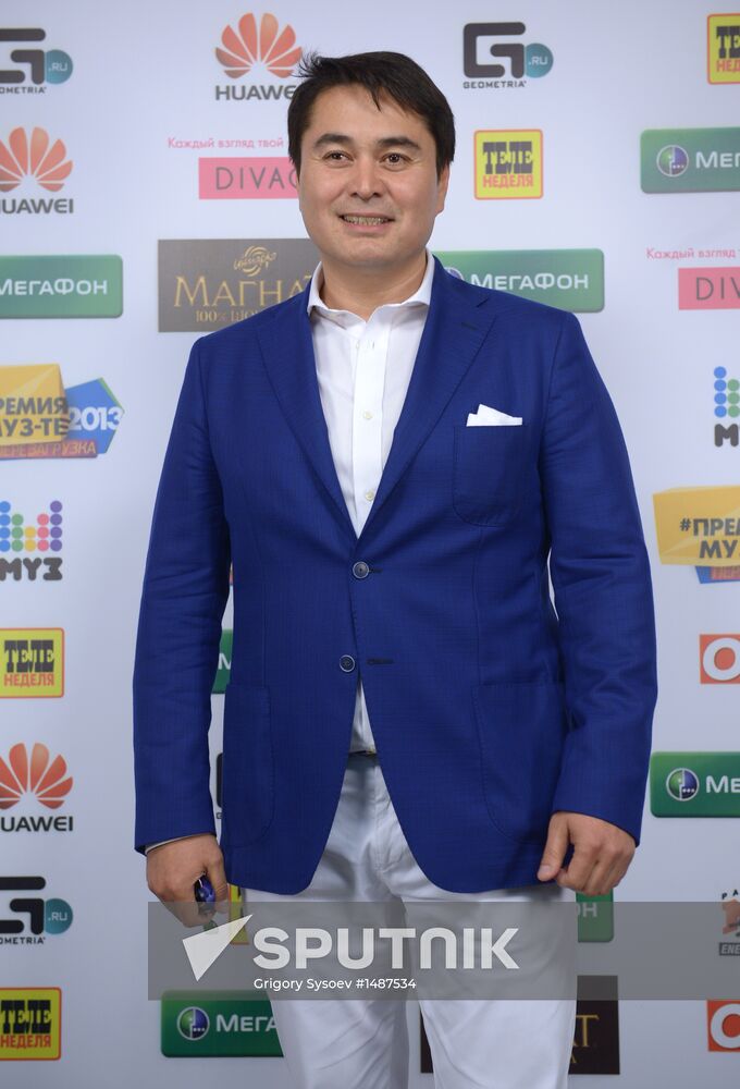 11th popular music awards Muz-TV 2013