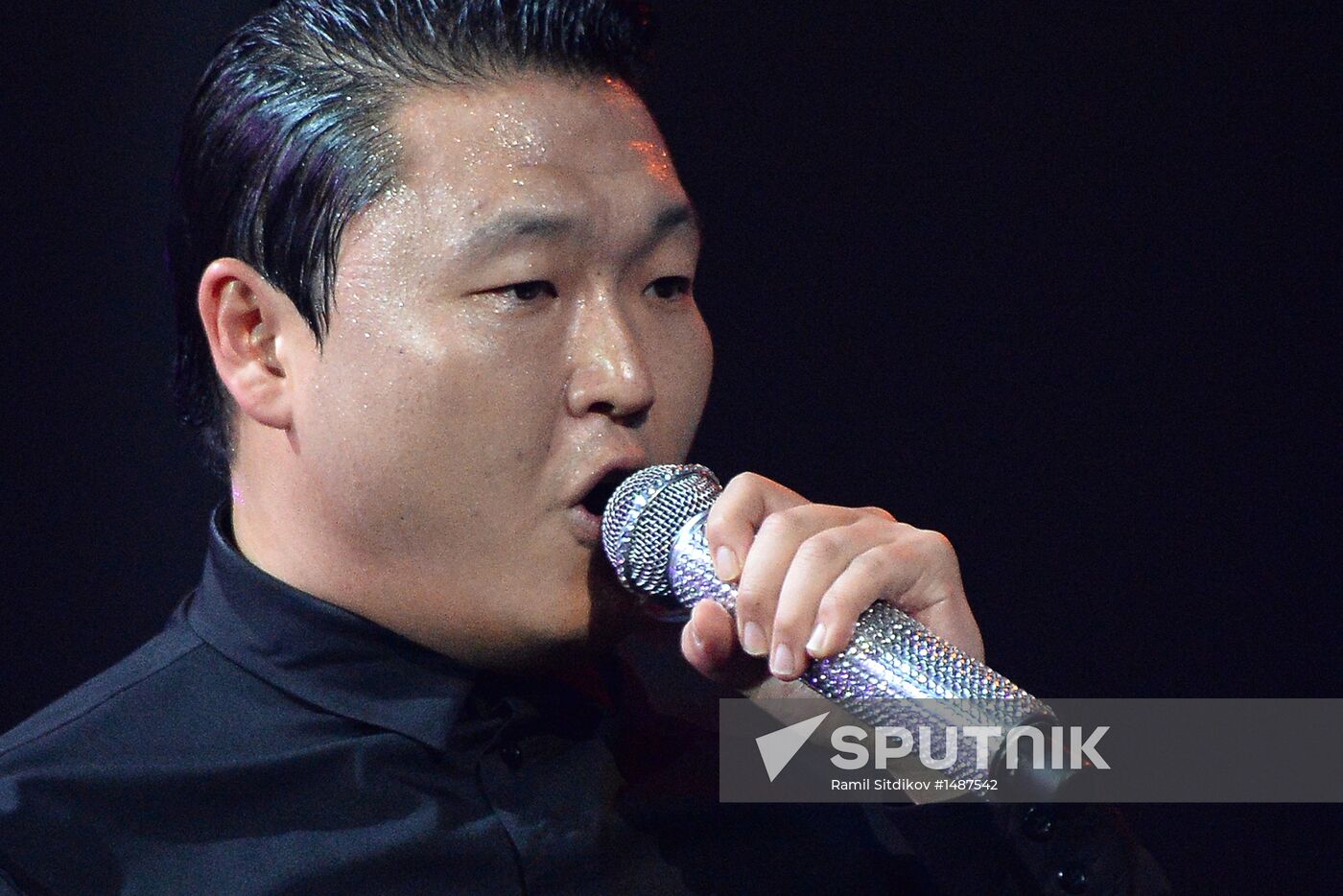 11th popular music awards Muz-TV 2013