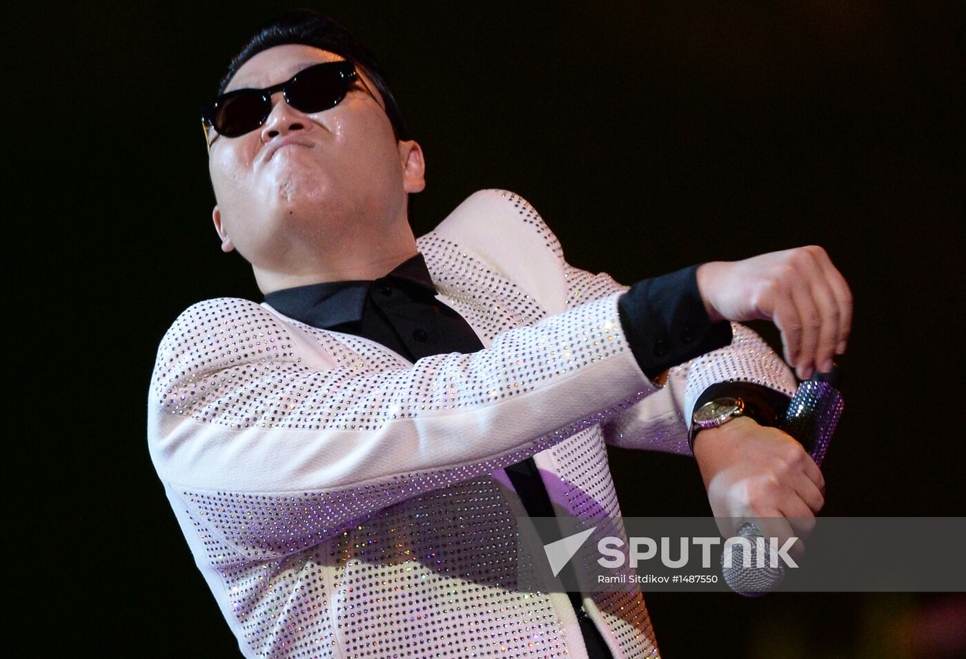 11th popular music awards Muz-TV 2013