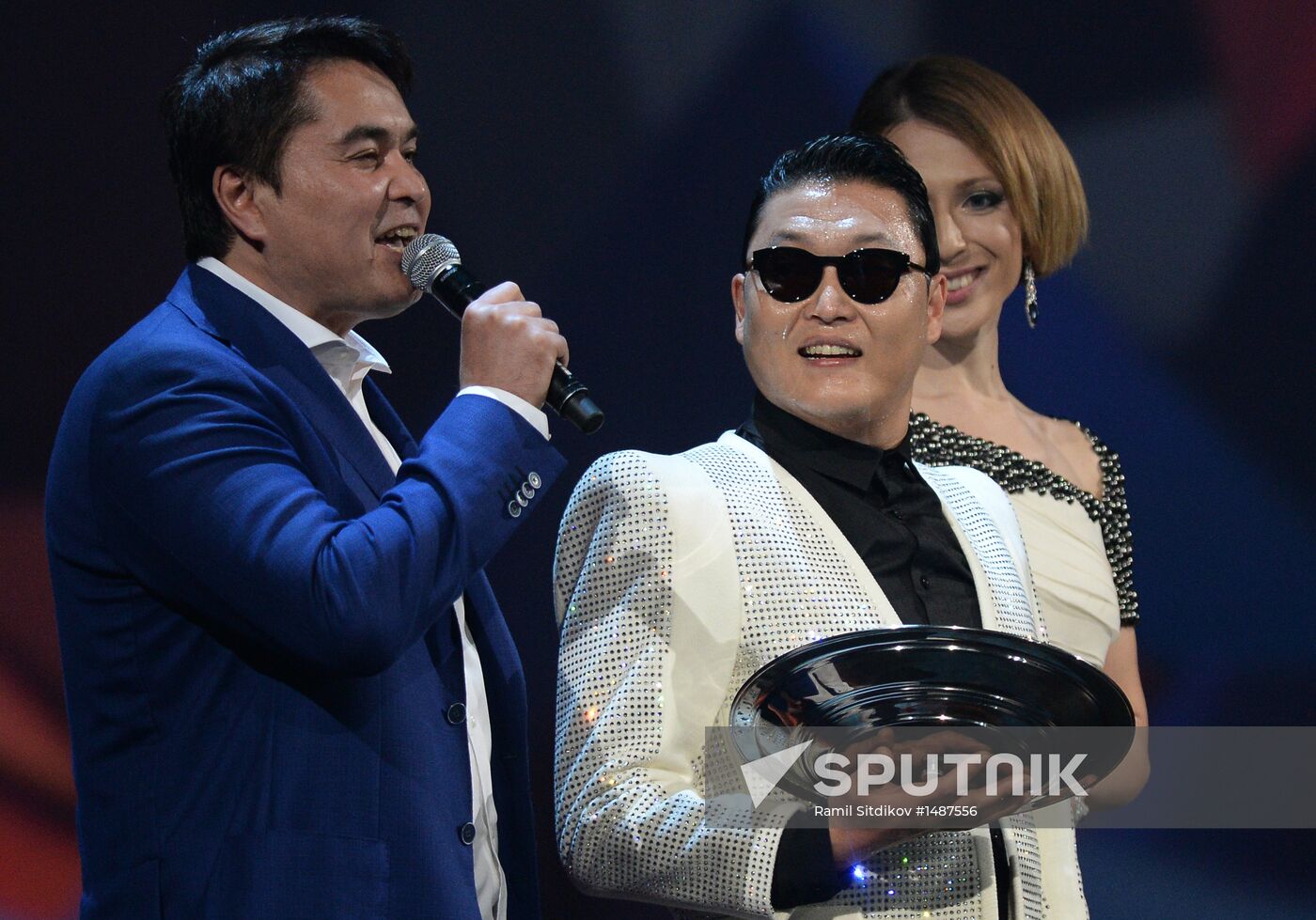 11th popular music awards Muz-TV 2013