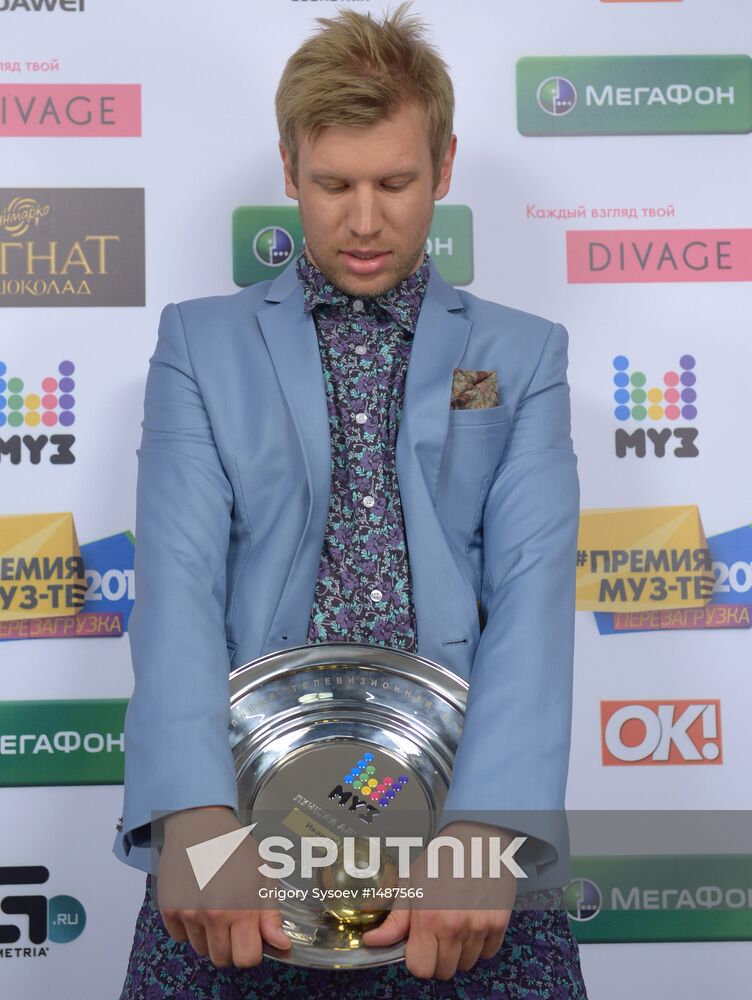 11th popular music awards Muz-TV 2013
