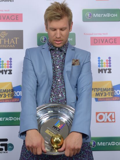 11th popular music awards Muz-TV 2013