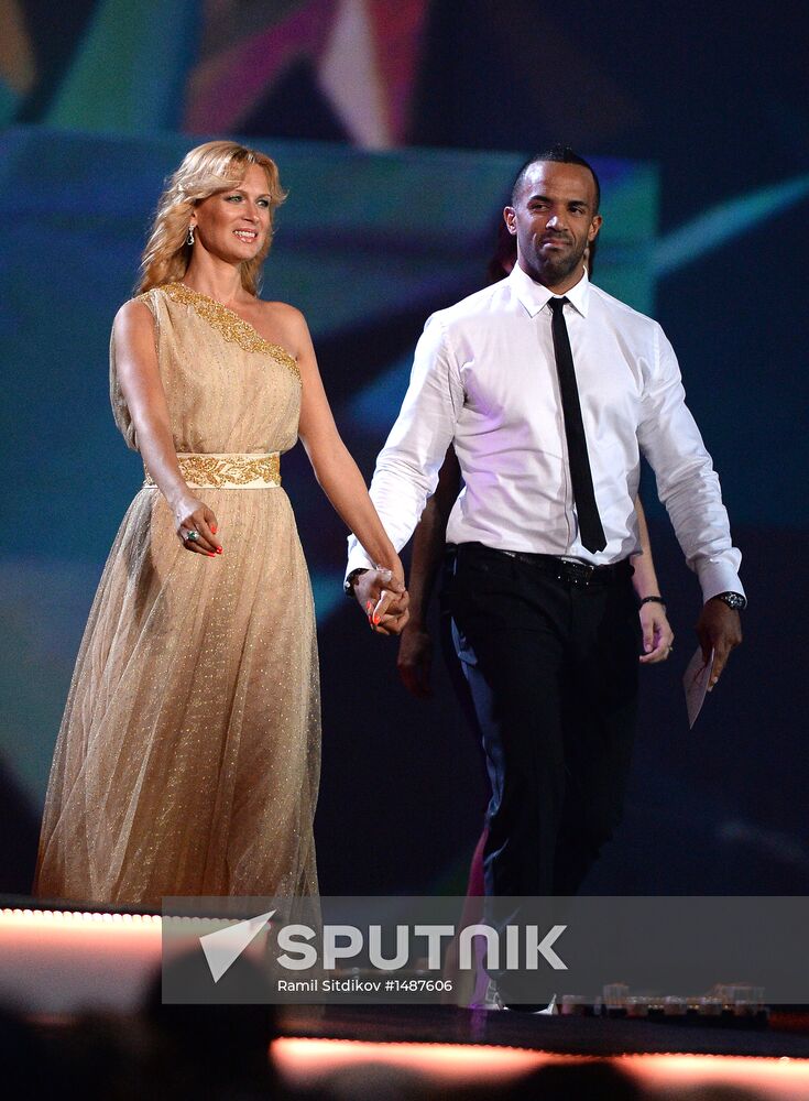 11th popular music awards Muz-TV 2013
