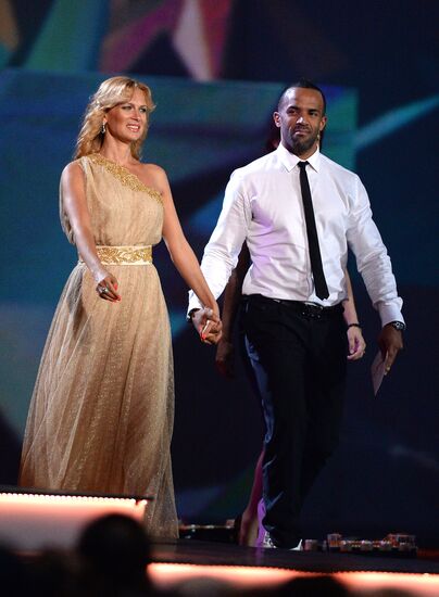 11th popular music awards Muz-TV 2013