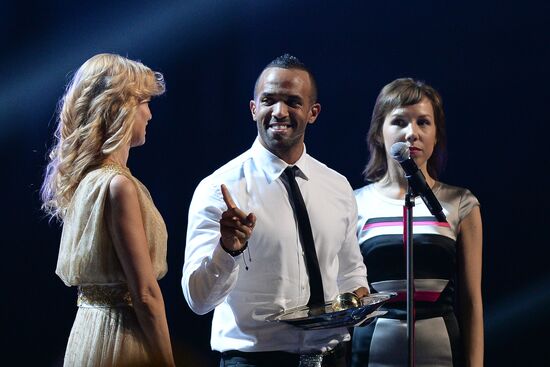 11th popular music awards Muz-TV 2013
