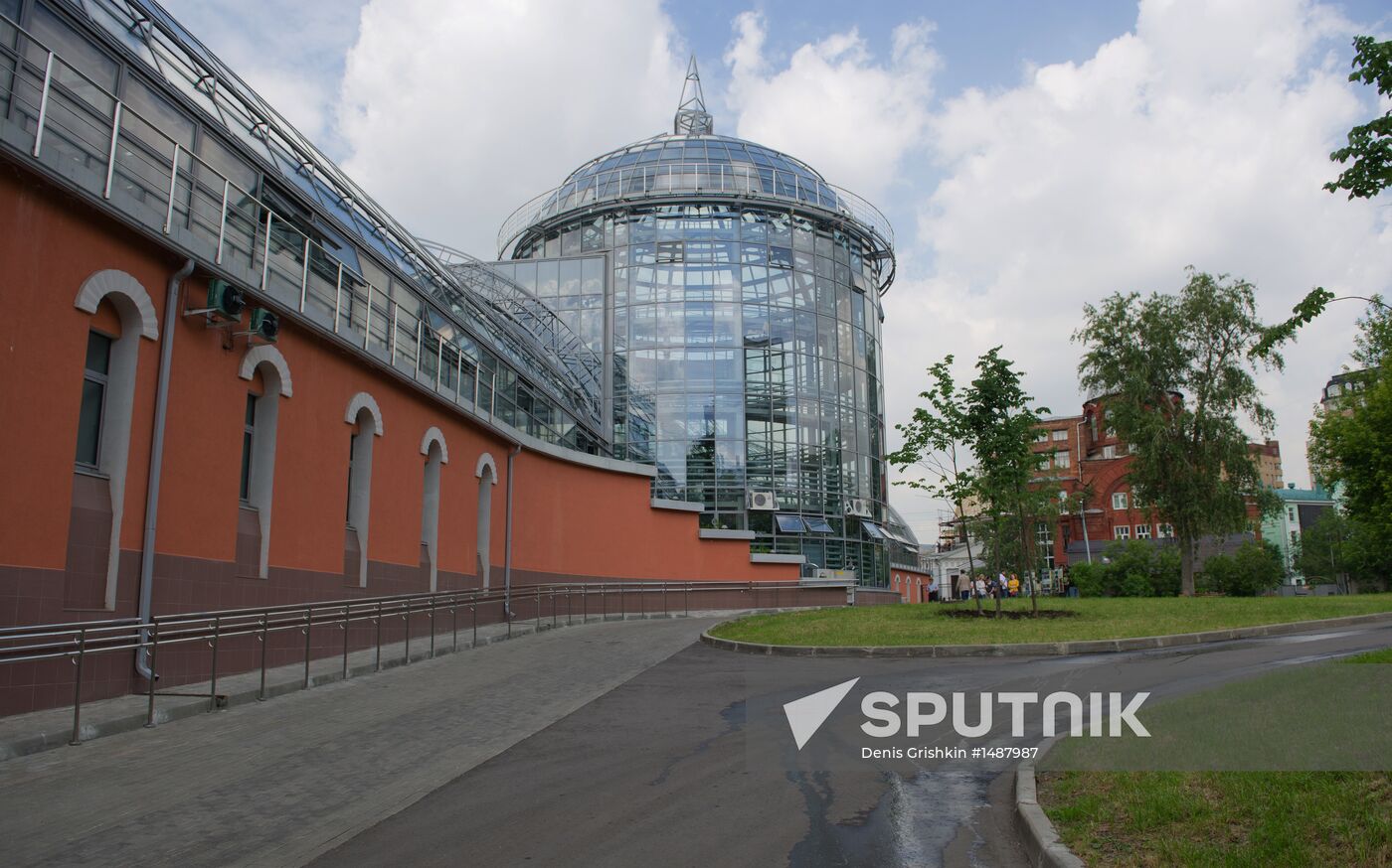 Sergei Sobyanin visits Moscow Zoo's greenhouse