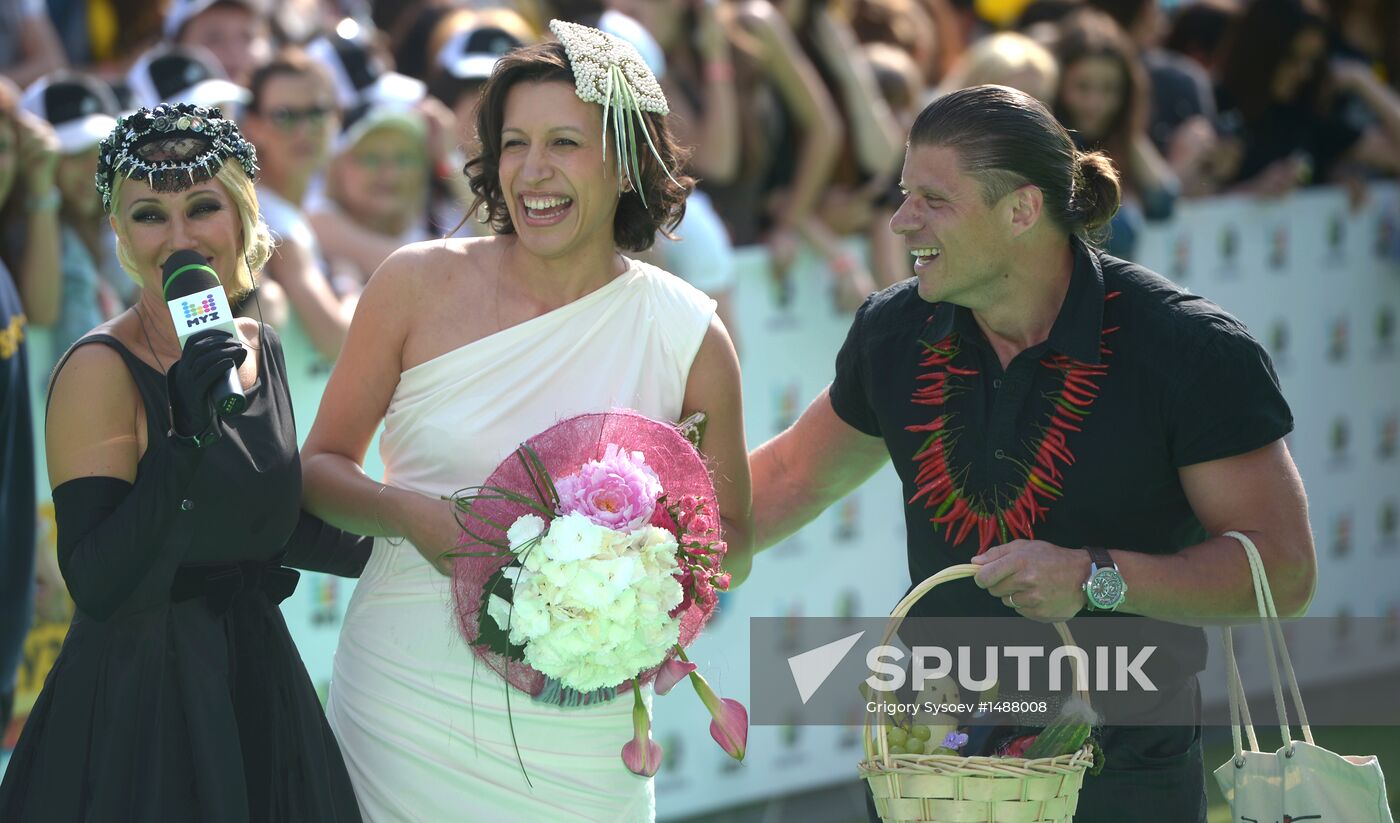 11th popular music awards Muz-TV 2013