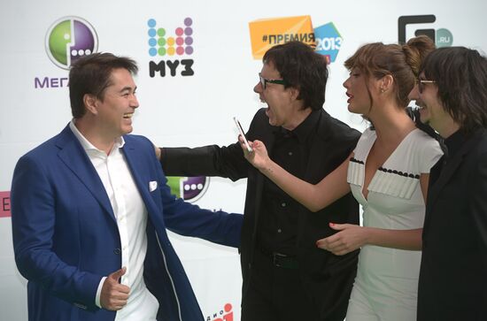 11th popular music awards Muz-TV 2013