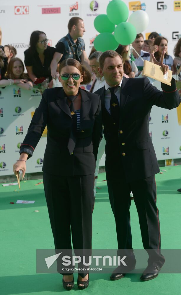 11th popular music awards Muz-TV 2013