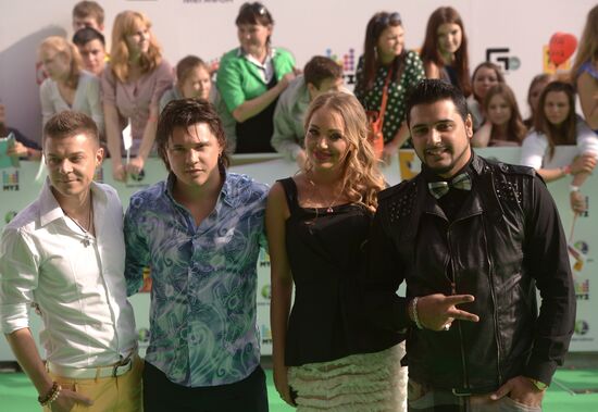 11th popular music awards Muz-TV 2013