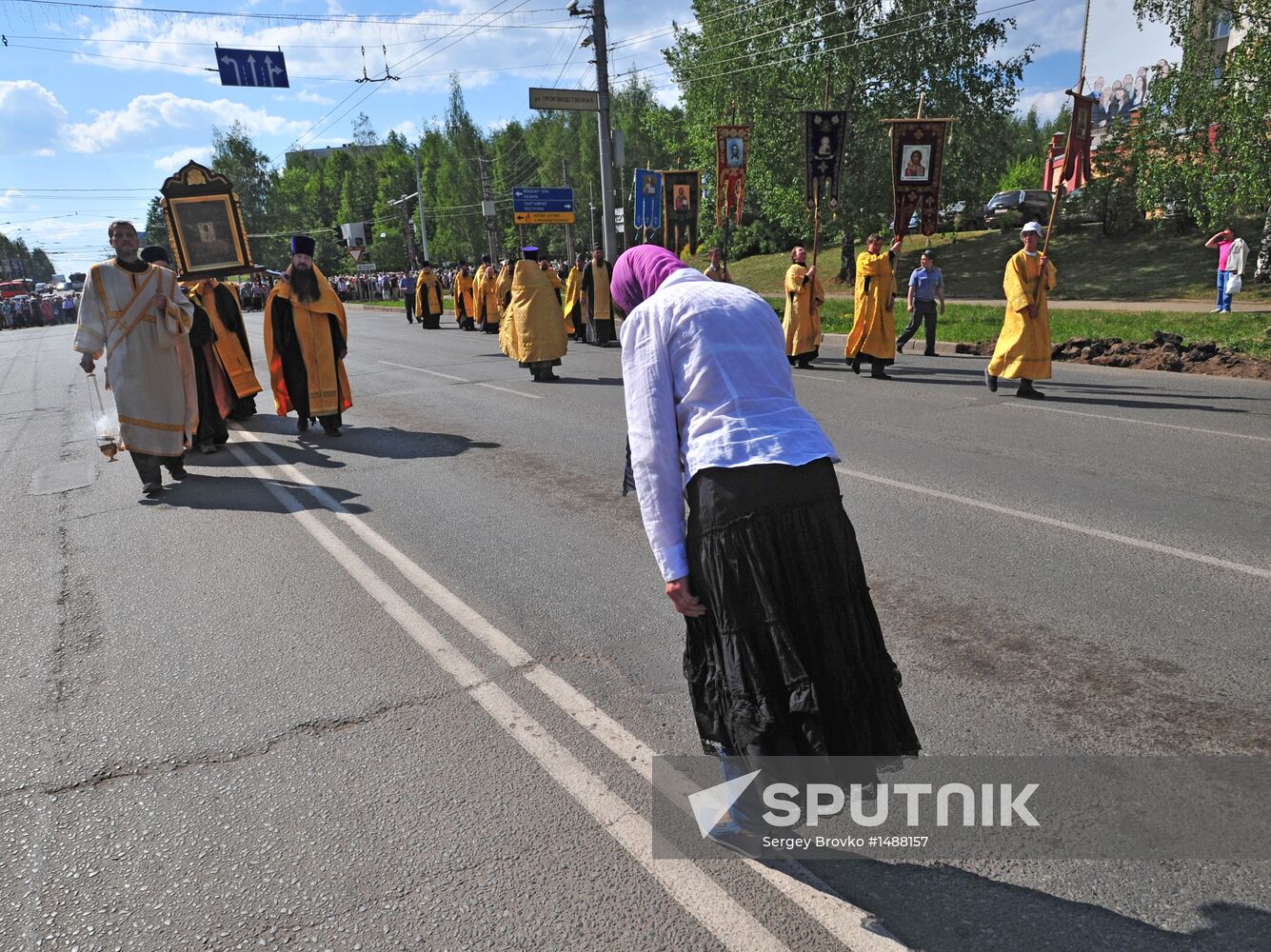 Velikaya River religious procession in Kirov Region