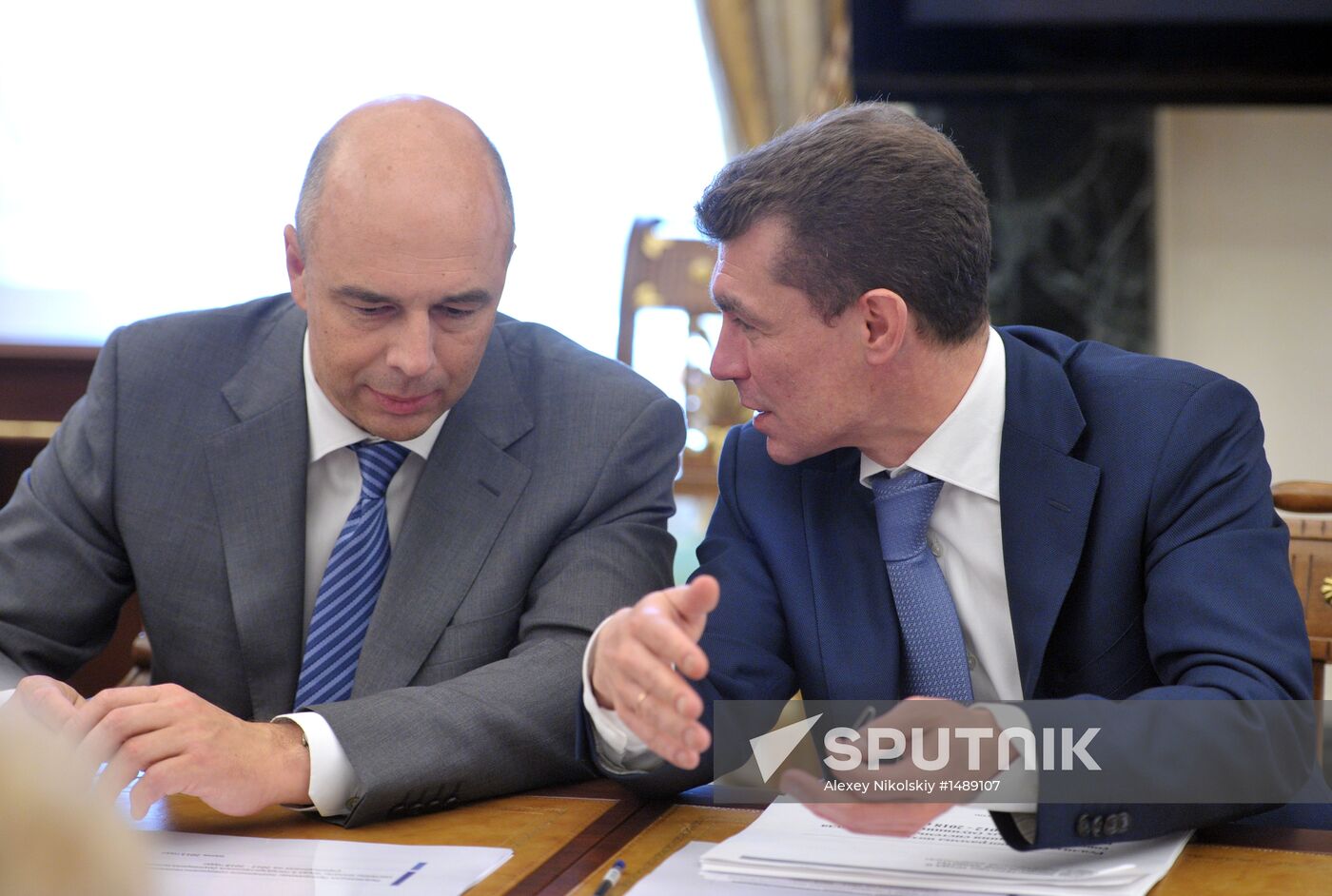 V.Putin holds meeting on economic issues in Kremlin