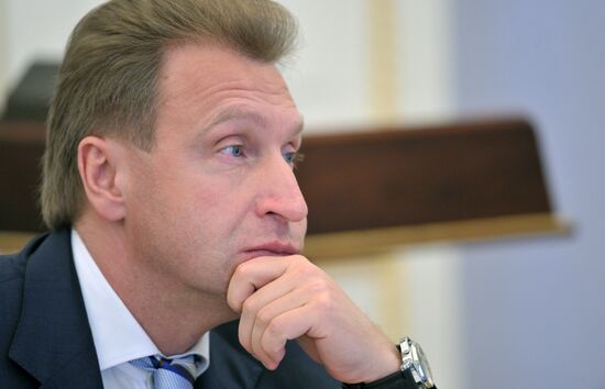 V.Putin holds meeting on economic issues in Kremlin