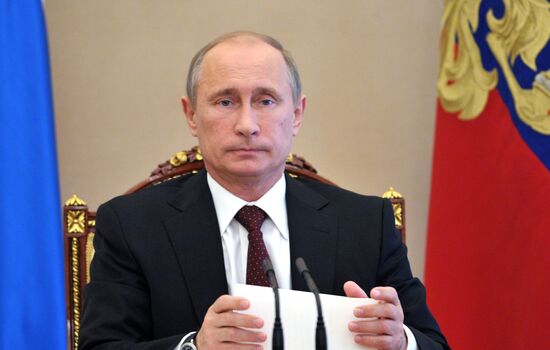 V.Putin holds meeting on economic issues in Kremlin