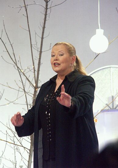LYUDMILA SENCHINA SINGER TELEVISION