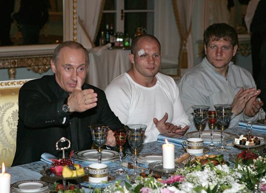 VLADIMIR PUTIN MIXED FIGHTING 