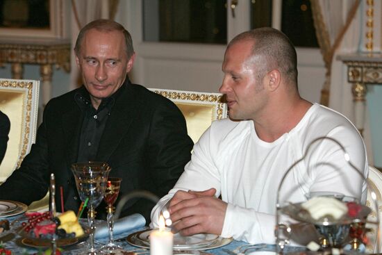 VLADIMIR PUTIN MIXED FIGHTING 