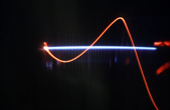 MAGNETIC FIELD ELECTRON STREAM TOKAMAK-15