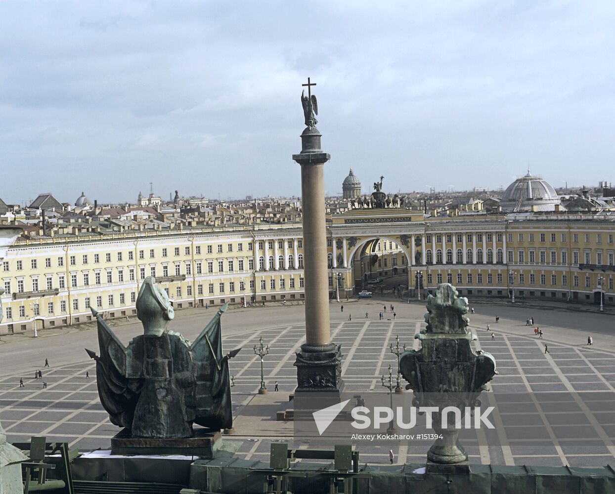 ST. PETERSBURG PALACE SQUARE