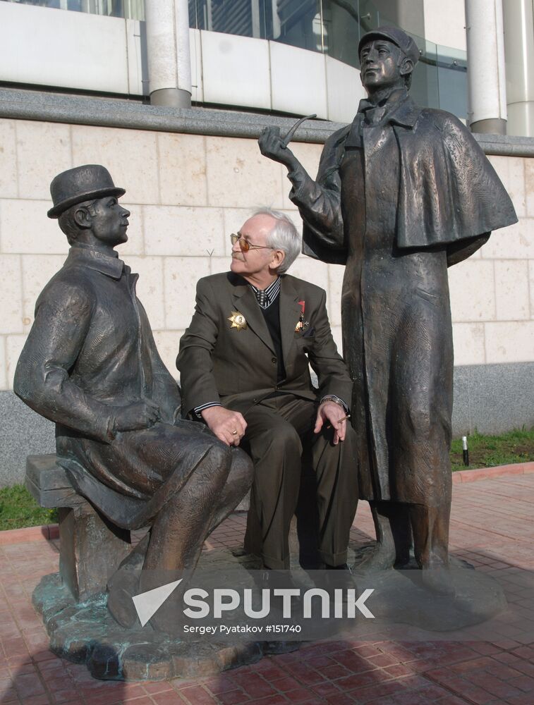 SHERLOCK HOLMES DR. WATSON STATUES