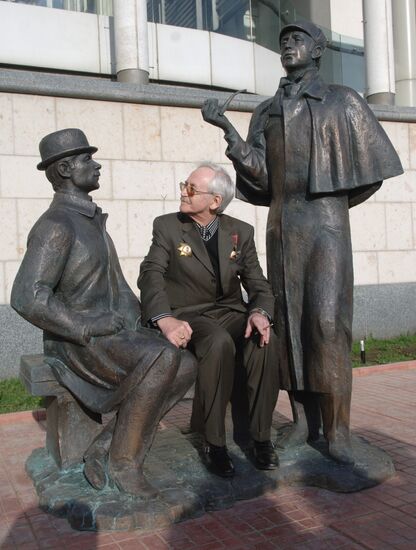 SHERLOCK HOLMES DR. WATSON STATUES