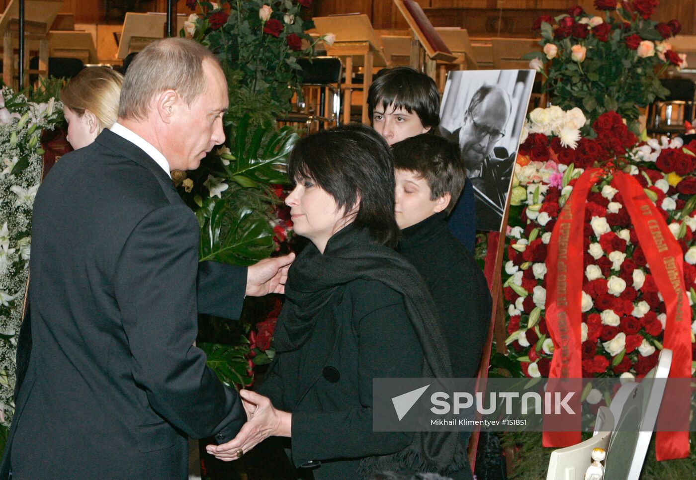 MSTISLAV ROSTROPOVICH FUNERAL
