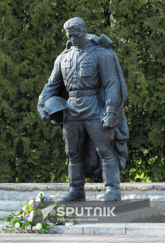 BRONZE SOLDIER IN TALLINN