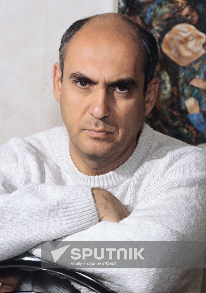 YAN ARLAZOROV ACTOR ENTERTAINER
