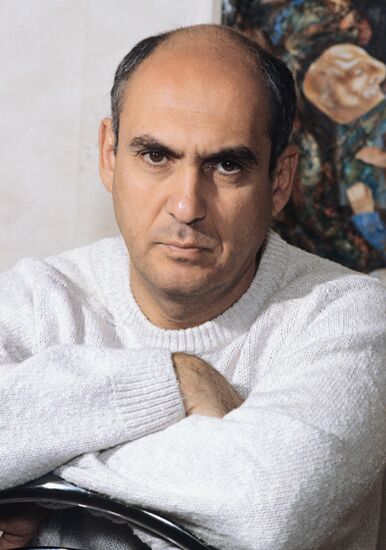 YAN ARLAZOROV ACTOR ENTERTAINER