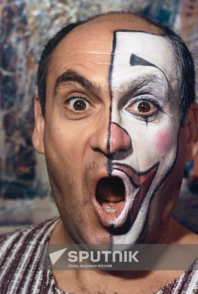 YAN ARLAZOROV ACTOR ENTERTAINER