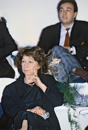AKHEDJAKOVA
