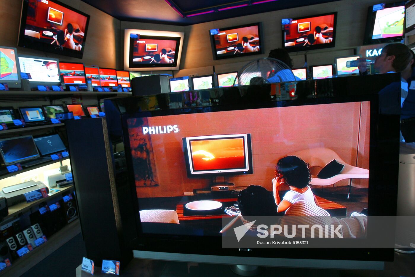 SELLING PLASMA TVS