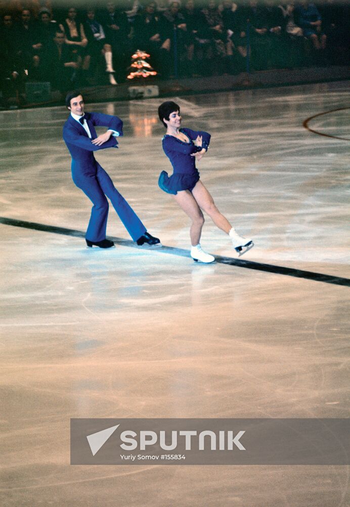 PAKHOMOVA GORSHKOV FIGURE SKATERS PERFORMANCE