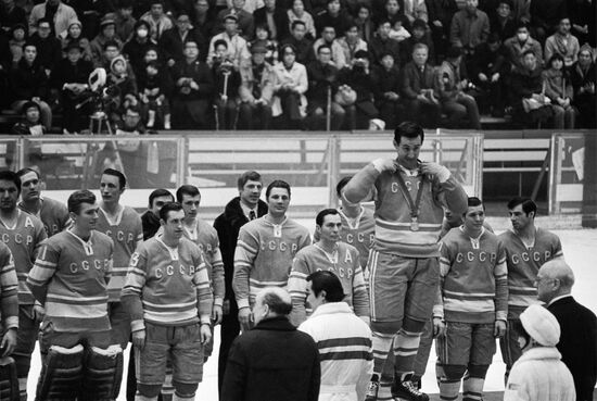 OLYMPIC GAMES SAPPORO ICE HOCKEY MEDAL CEREMONY