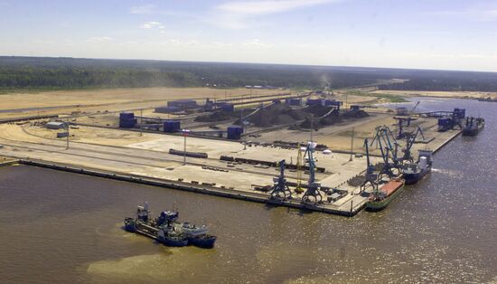 NEW PORT COMPLEX IN UST-LUGA 