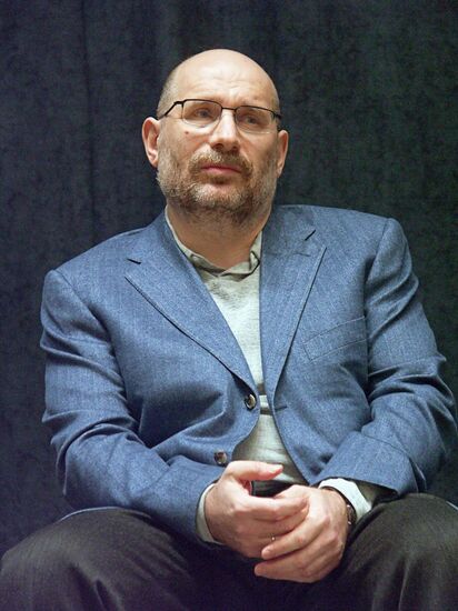 AKUNIN WRITER
