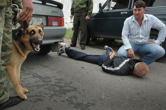 DETAINING DRUG DEALERS 