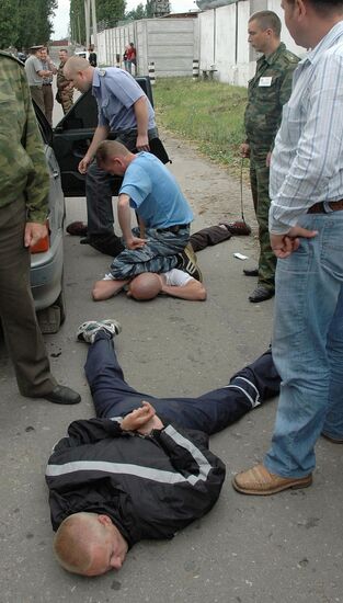 DETAINING DRUG DEALERS 