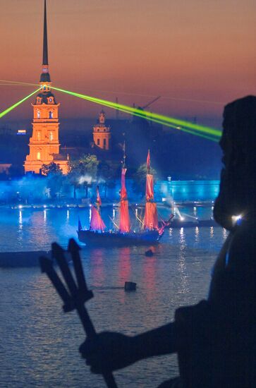 CRIMSON SAILS PAGEANT ST. PETERSBURG