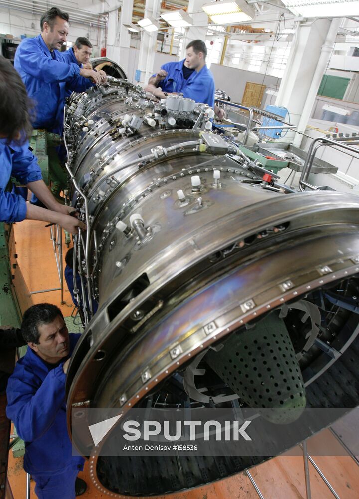 ASSEMBLING ENGINE FOR SU-27 PLANE 