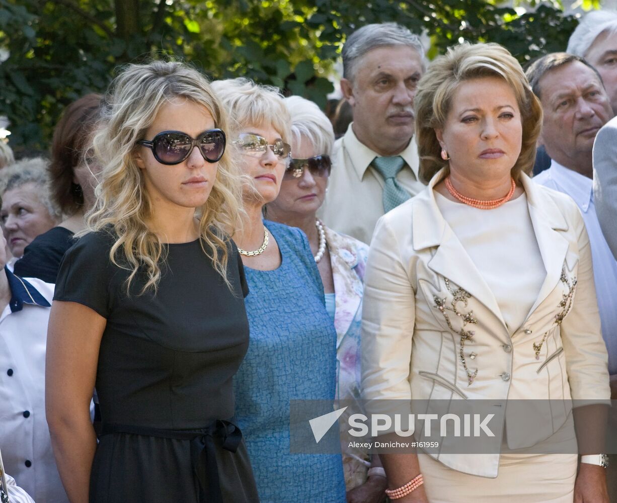 RALLY BESIDE ANATOLY SOBCHAK TOMB